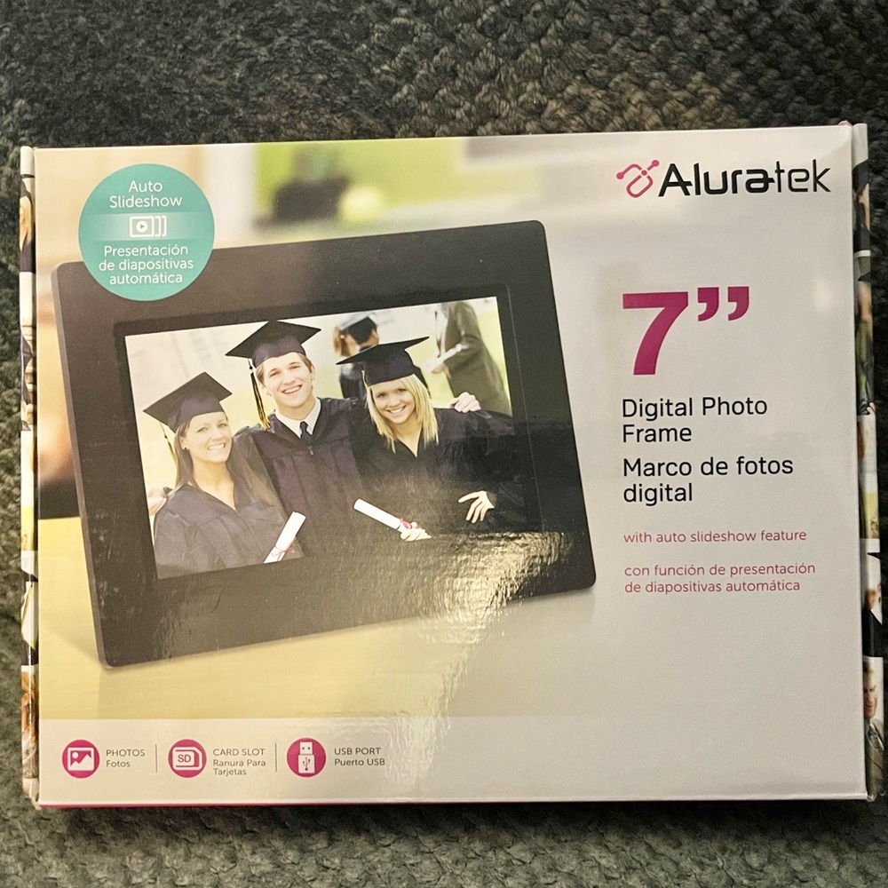 Aluratek 7” Digital Photo Frame